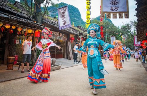 能歌善舞的姑娘们