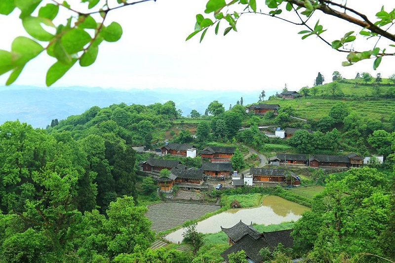 茶乡古丈坐龙峡村美景