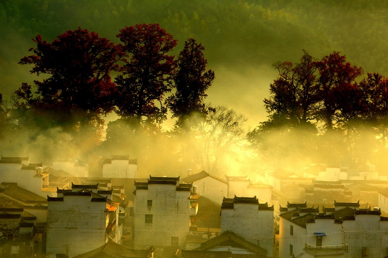 塔川秋日晨曦