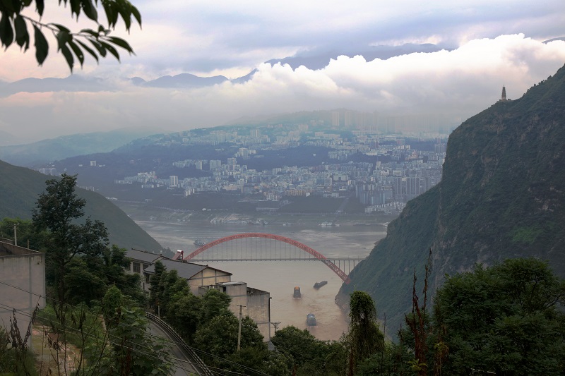 图4：白龙腾飞高峡平湖。2021年7月12日，唐探峰摄于重庆巫山县巫峡西口。